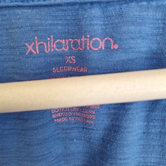 Xhileration Tropical Tee SzXS Rolled Short Sleeve Blue/Pink Palms V Neck Cutie - Picture 7 of 7